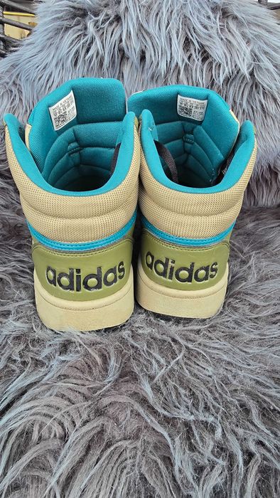 Gheata Adidas Hoops 3.0