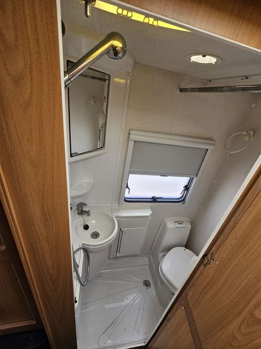 Rulota caravana Avondale Dart 6 persoane 2004