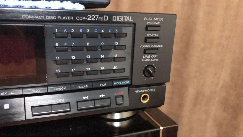 SОNY -227 cd проигрыватель