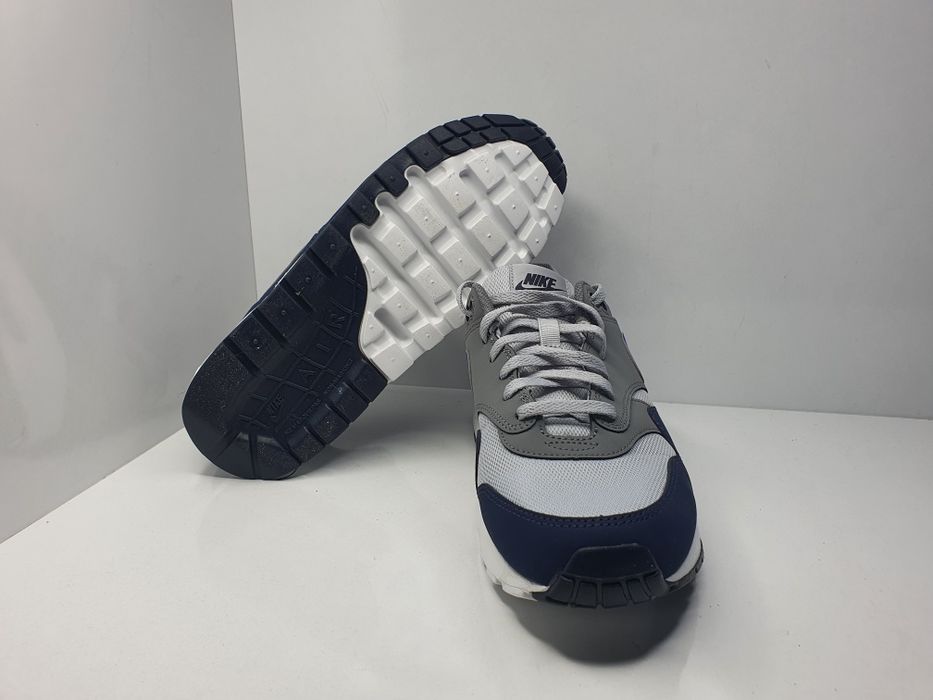 Маратонки Nike Air Max 1 

Чисто нови с кутия 

Размер 40 стелка 25 см