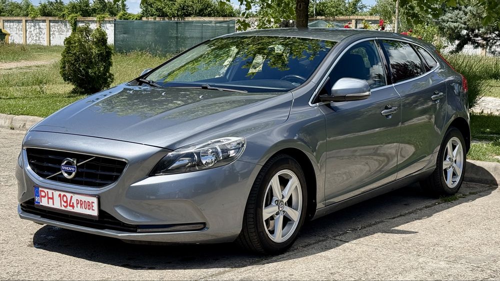 Volvo V40   2.0D.