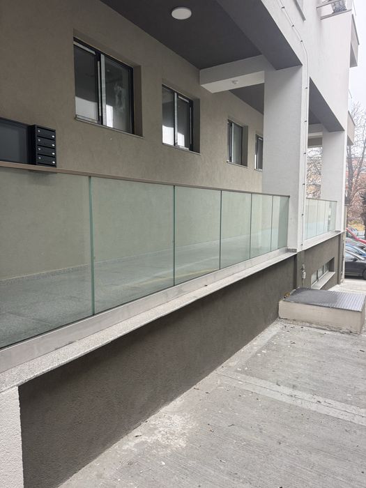 Balustrada din sticla securizata pentru balcoane