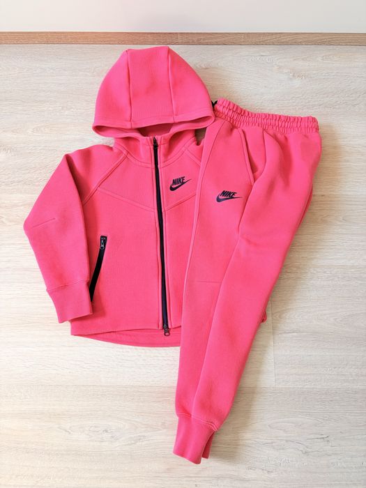 Nike Tech Fleece размер XS 122-128см