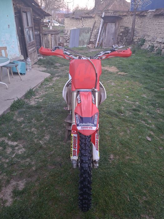 Vând Honda crf 250 r