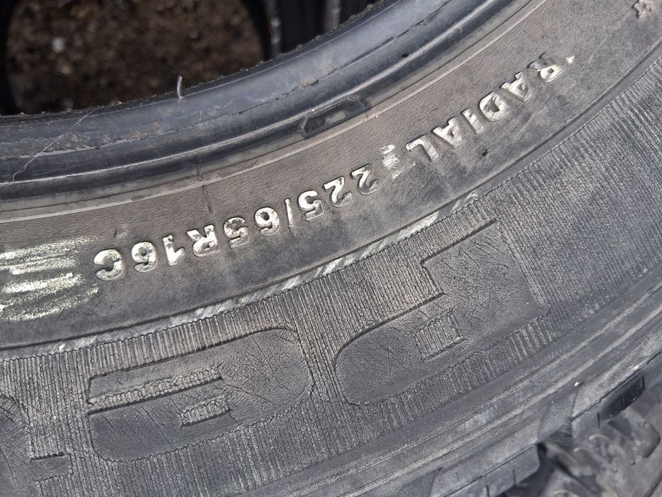 225 65 16 С PETLAS  2бр зимни за бус