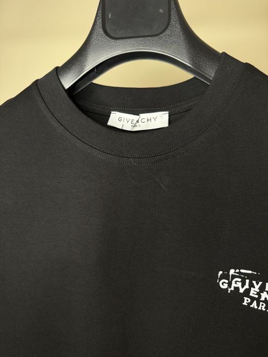 Тениска Givenchy - t-shirt in cotton with Givenchy stamp print