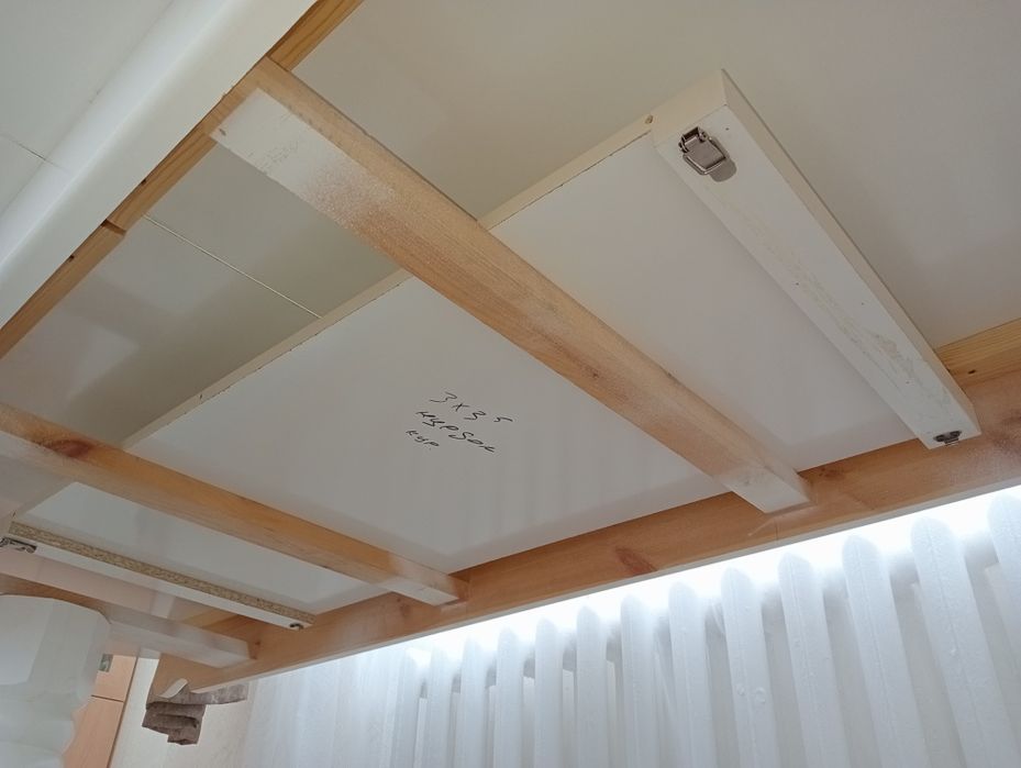 Продам обеденный стол (раздвижной)