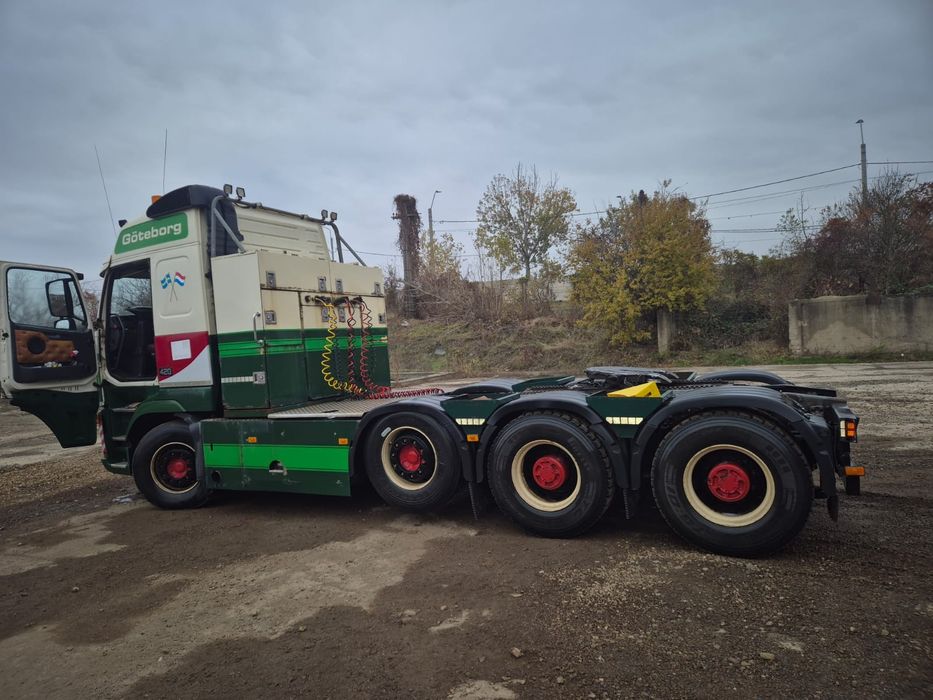Cap tractor volvo