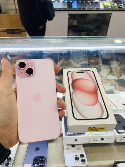 iPhone 15  128 gb pink ideal
