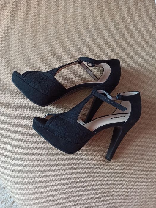 Sandale in stare f bună