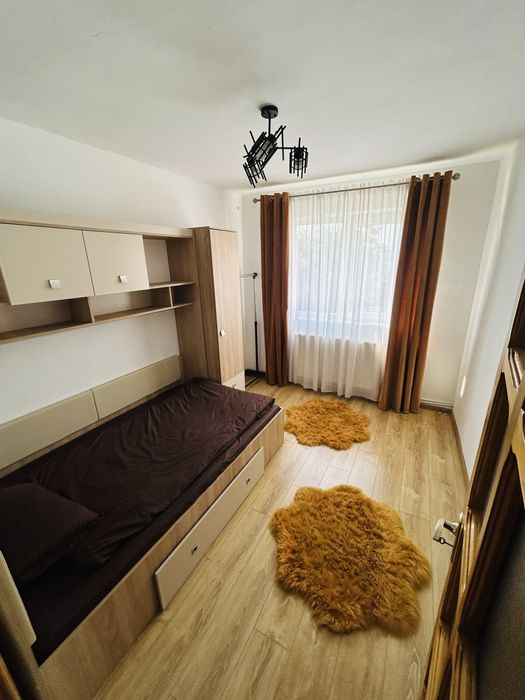 Închiriere apartament 3 camere semidecomandat, zona Mioriței