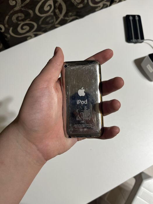 Ipod Touch 4 8Gb в хорошем состояние