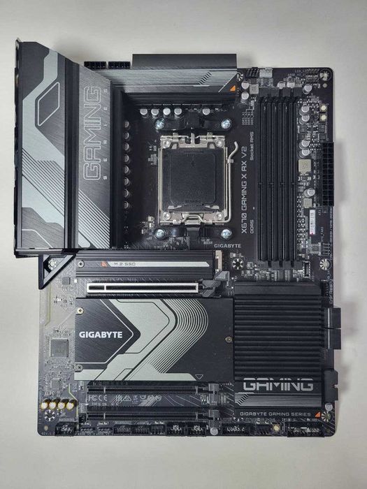 Gigabyte X670 gaming x ax v2 am5/ddr5