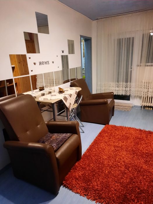 Închiriez garsonieră  cf 1, central, str Praporgescu etaj 1, mobilat și utilat. Preț 200EUR