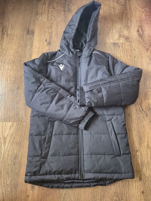 Чисто ново яке Макрон