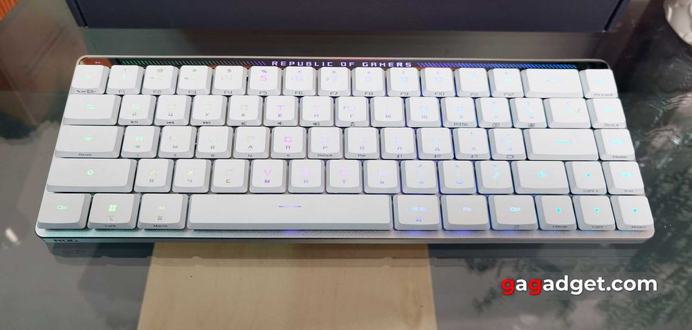 Tastatura Gaming Wireless mecanica ASUS ROG Falchion RX Low Profile 90MP03EC-BKUA10 Bluetooth, RGB, alba garantie noua Sigilata