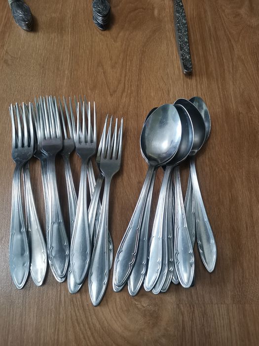 Чинии и прибори за хранене