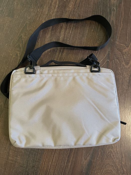 Чанта за лаптоп