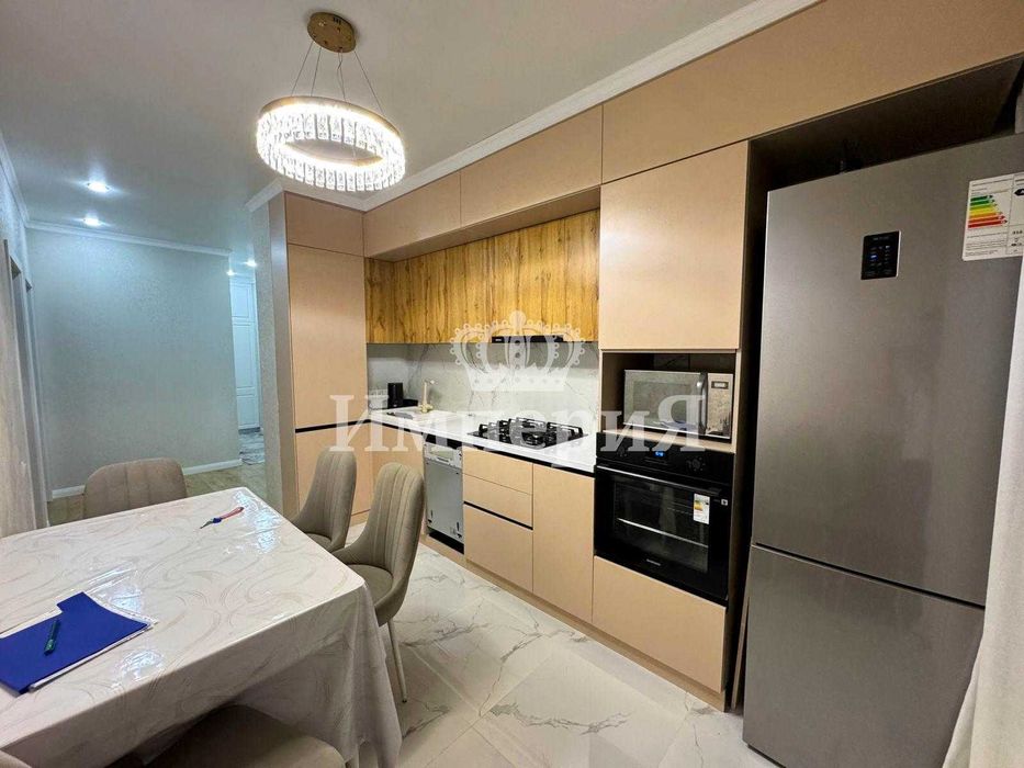 Продам 2 ком кв Даулет Империя!