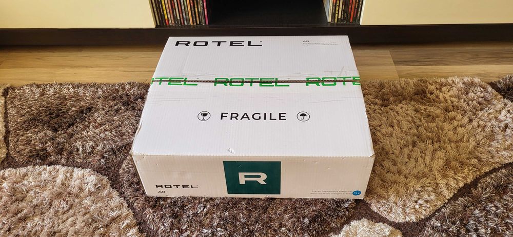 Amplificator Rotel A8, nou la cutie, sunet de calitate la preț mic, preț în magazin 1600 lei, prețul meu 900 lei, fotografii reale