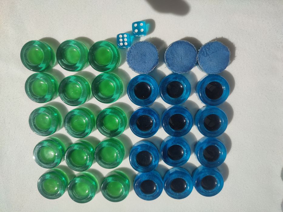 Фишки для нард и шашек из эпоксидной смолы
