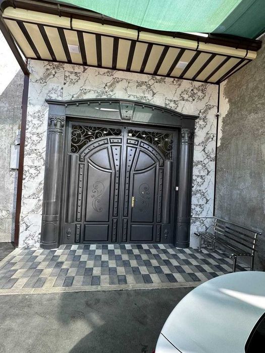 шахар марказида ховли сотувда