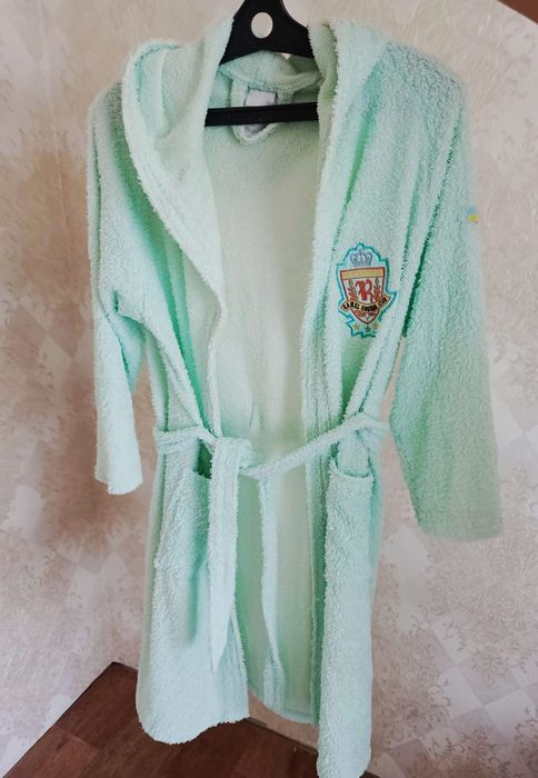 Продам халат детский