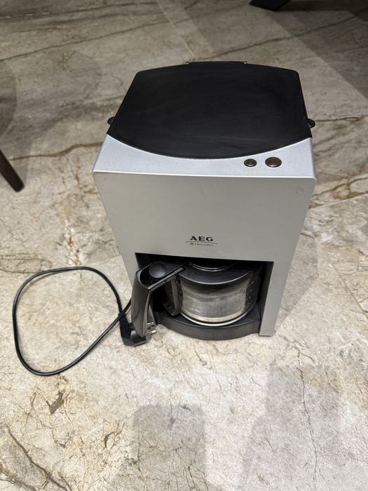 Електрическа кафеварка,цена 10 евро.