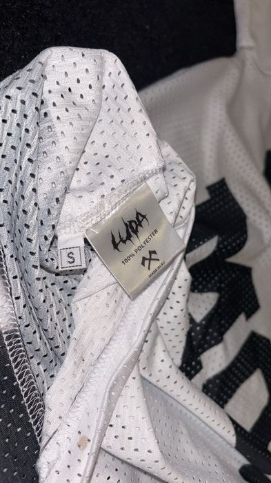 Рядка тениска на Луда. Прочети описанието!