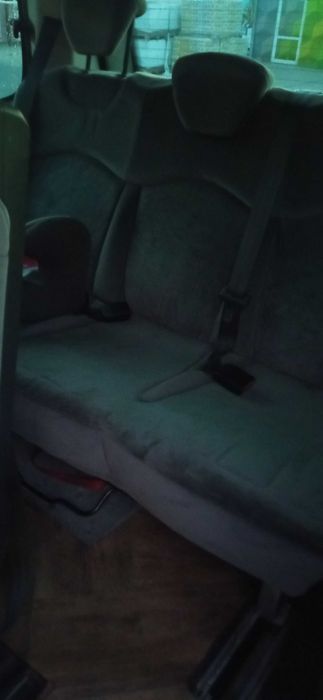 Citroen C8.  8 locuri