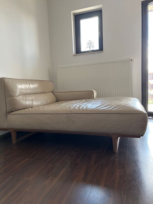 Canapea piele Natuzzi, șifonier și comodă Ikea, set sau vânzare separat. Ușor negociabil, stare excelentă