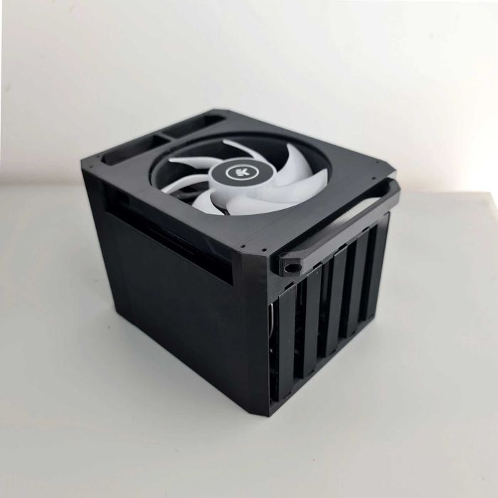Vând carcasă PC/NAS ITX compactă, printată 3D