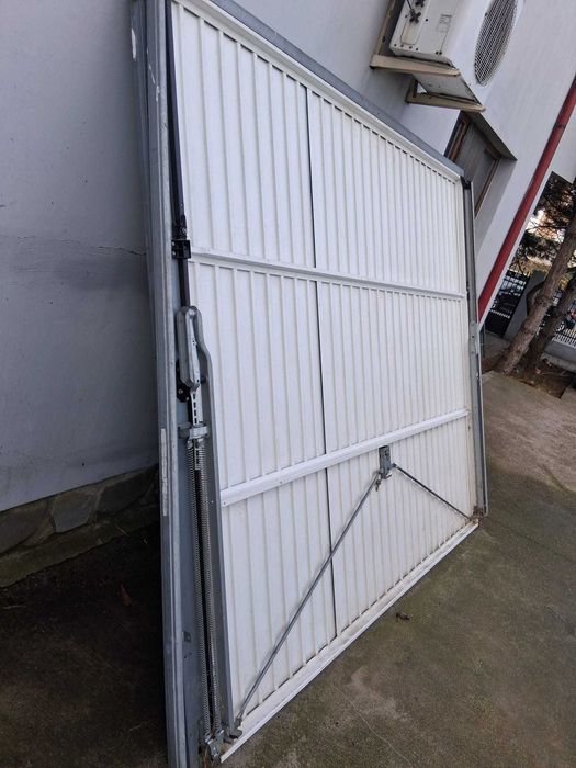 Usa garaj basculanta Hormann Light GSL, alb (RAL 9016), 2500 x 2125 mm