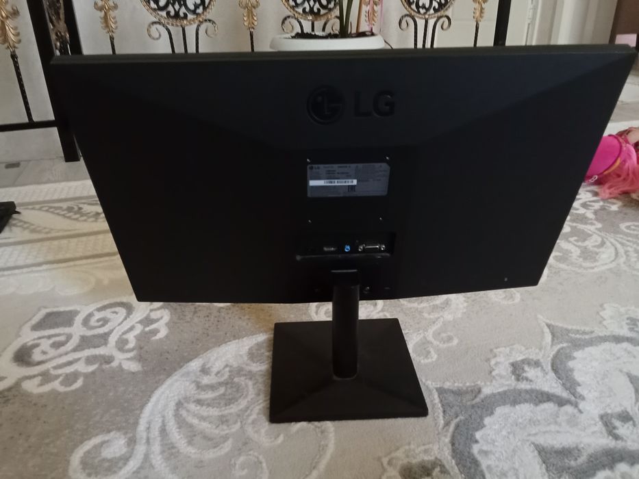 Продам монитор LG