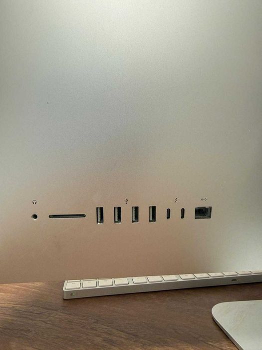 iMac 27" QC Retina 5K - Mar2019