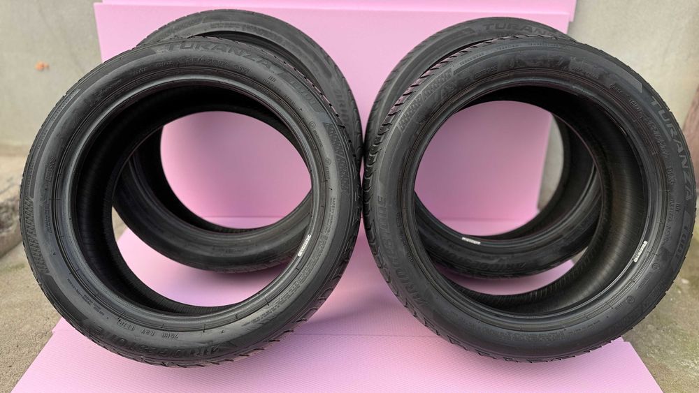 Vand set 4 anvelope de vara Bridgestone 225/45/17 foarte bune
