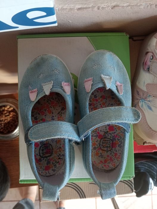 Pantofi fete mr 25 cu lumini  si 24