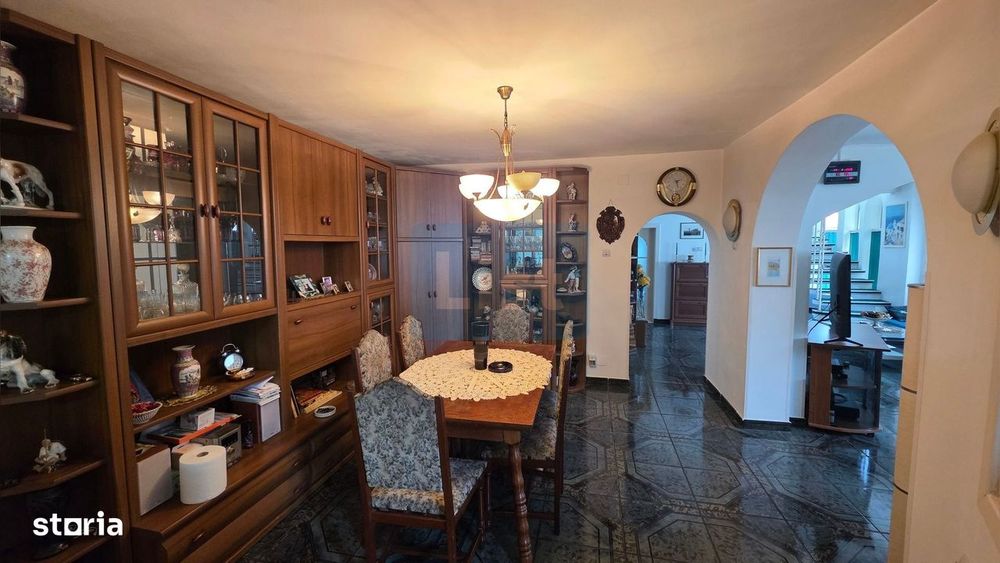 Vilă spațioasă aproape de centru | 259mp | Piața Mică