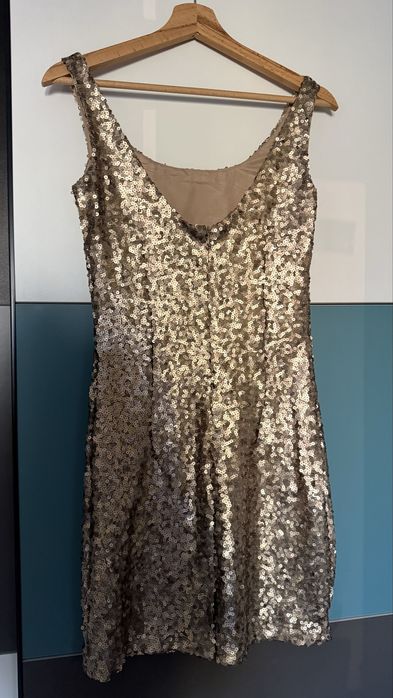 Rochie cu paiete aurii
