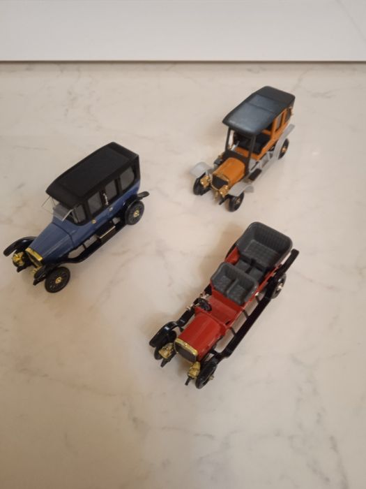 Модель автомобиля Руссо-Балт "Лимузин -Берлин"