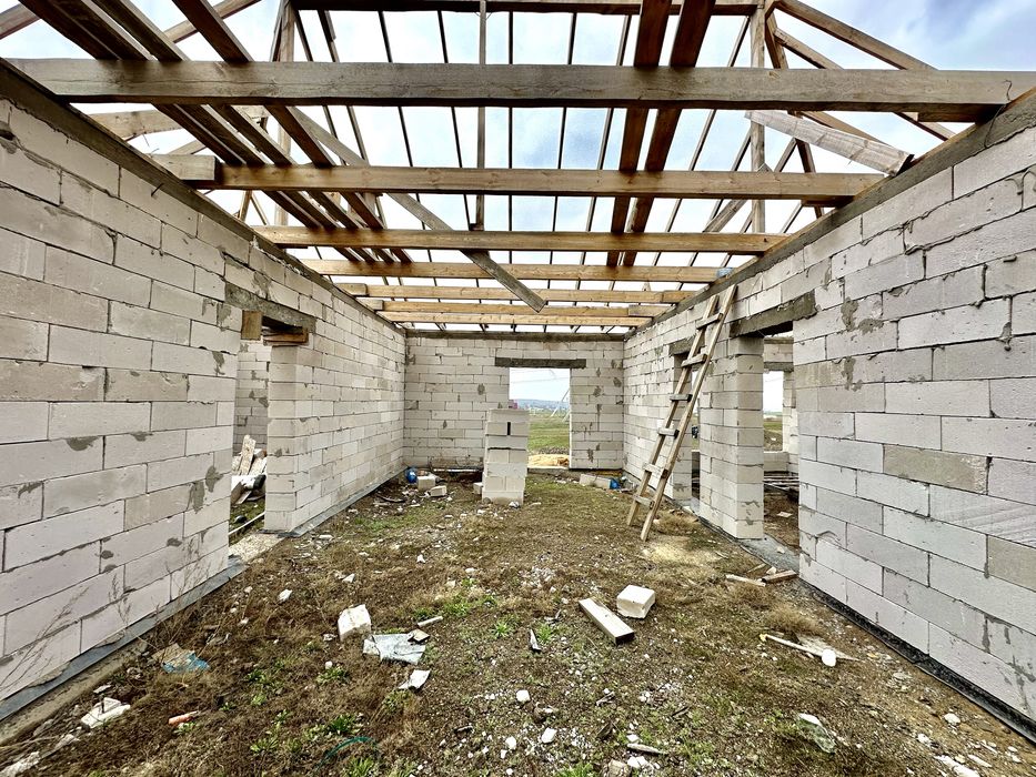 Продам недостроенный 4-комнт. дом в поселке Доскей