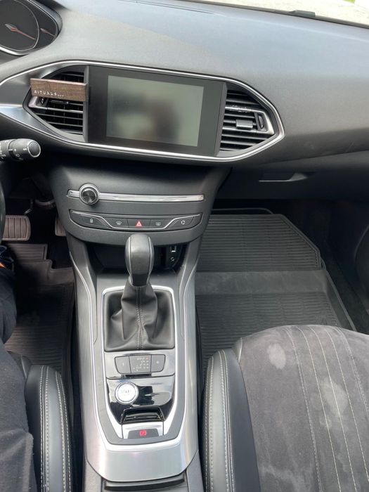 Peugeot 308 PureTech Kombi/Family Van 1.2 Benzina 130Cp