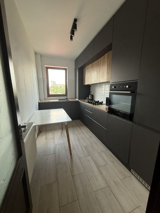 Apartament cu 2 camere decomandat, zona Centrala