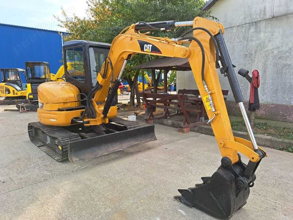 Excavatoare Caterpilar 305.5E2 , Komatsu PC55 - 5 tone