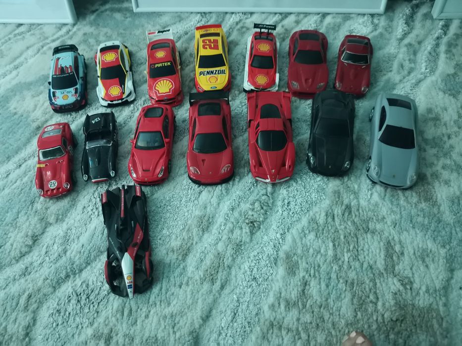 Играчки за различни възрасти момче