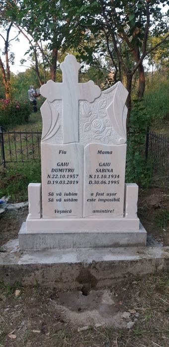 Reducere monumente funerare,cruci de marmură ieftine,livrare gratuită