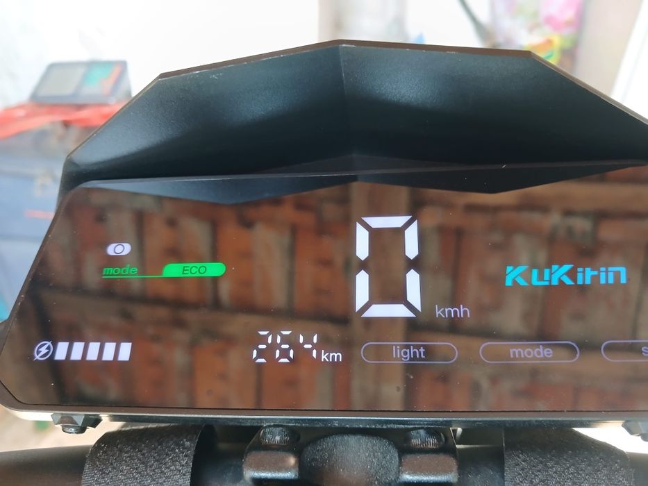 Vând trotinetă kukirin g2 !!