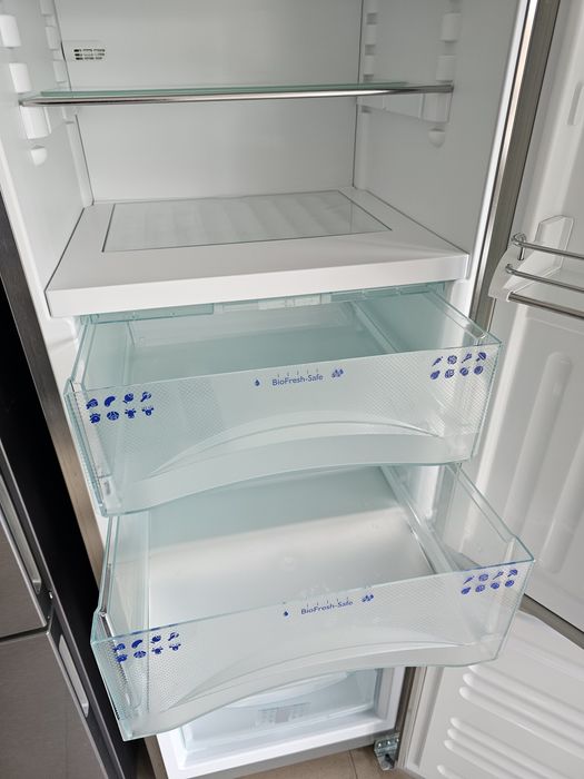 Хладилник с фризер LIEBHERR No frost