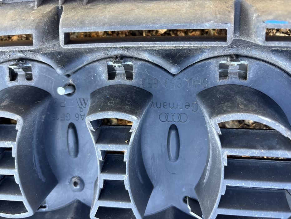 Решетка предна броня за Ауди А4 2000- 2004г