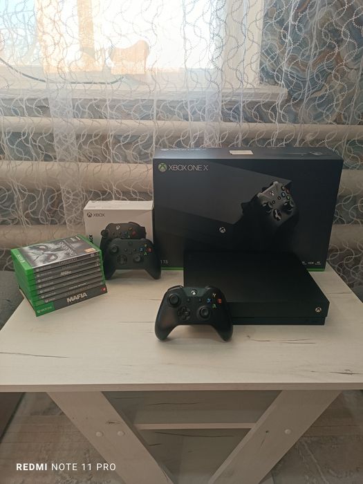 Игровая приставка Xbox one X
